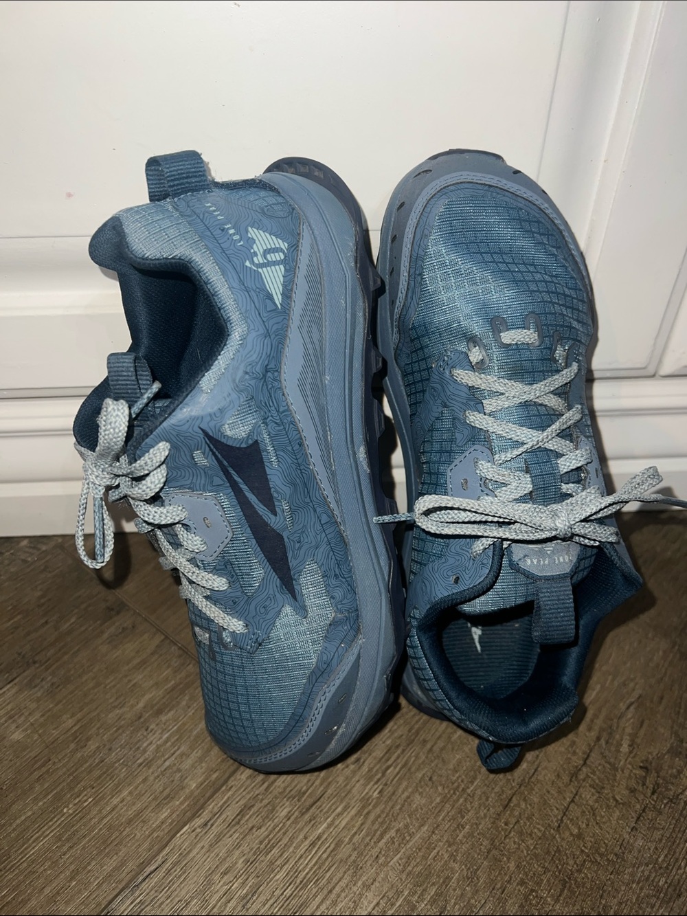 Women’s Altra Trail Running Shoes - LonePeak 6 - worn only twice, just like new!